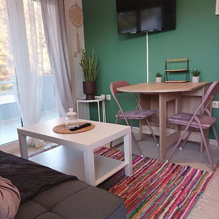 Home Away From Home Ixia  Buitenkant foto