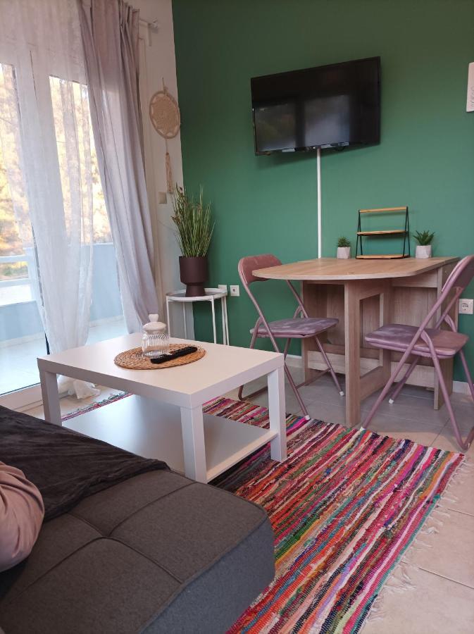 Home Away From Home Ixia  Buitenkant foto